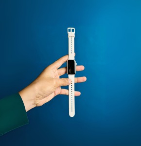 Valdus VB02 Bluetooth calling Smartwatch – Silver